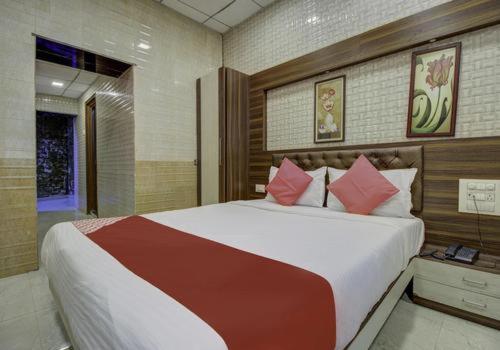 The Hotel Grace Place Inn Yeni Delhi Dış mekan fotoğraf